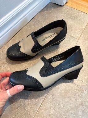 comfort plus by Predictions Two-Tone Black and Cream Low Block Heel Loafers.